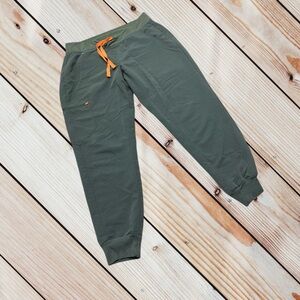 FIGS petite M green Zamora Jogger scrub pants